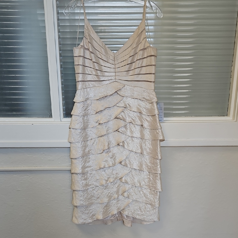 Size 6 to 8 ivory/champagne tiered shimmer dress by Adrainna Papell NWT